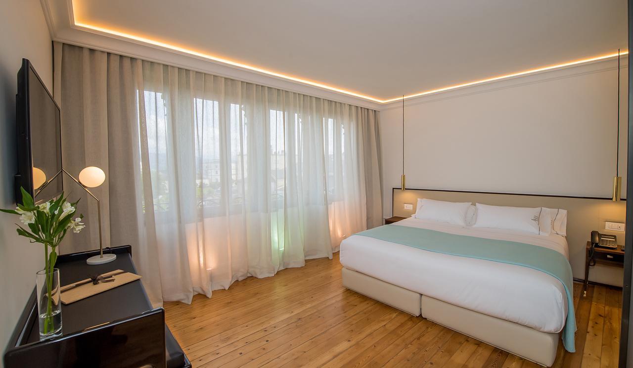Hotel Boutique Loriente Ribadeo Exteriör bild